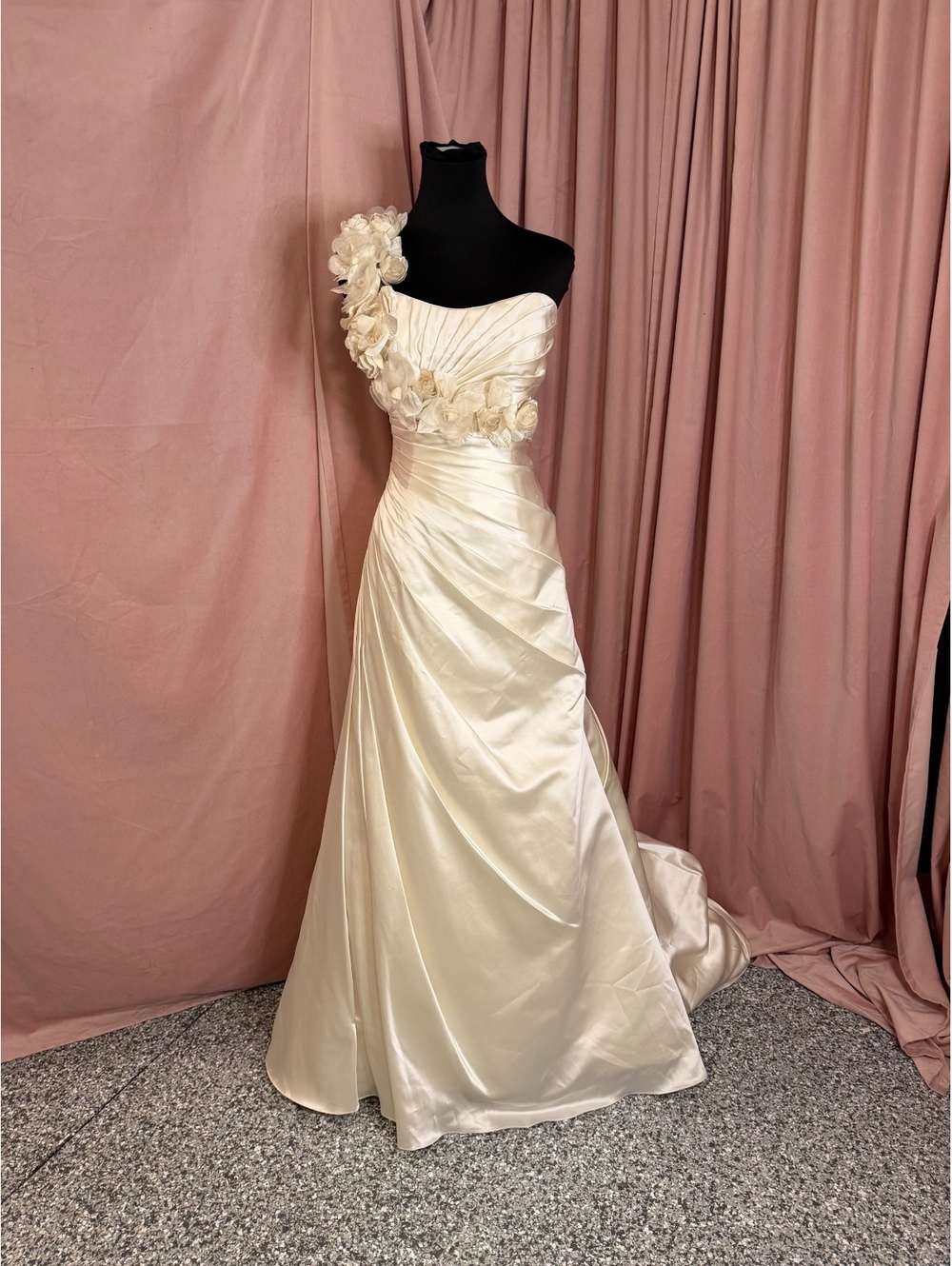 Maggie Sottero Ivory One-Shoulder Floral Wedding Dress Size 8